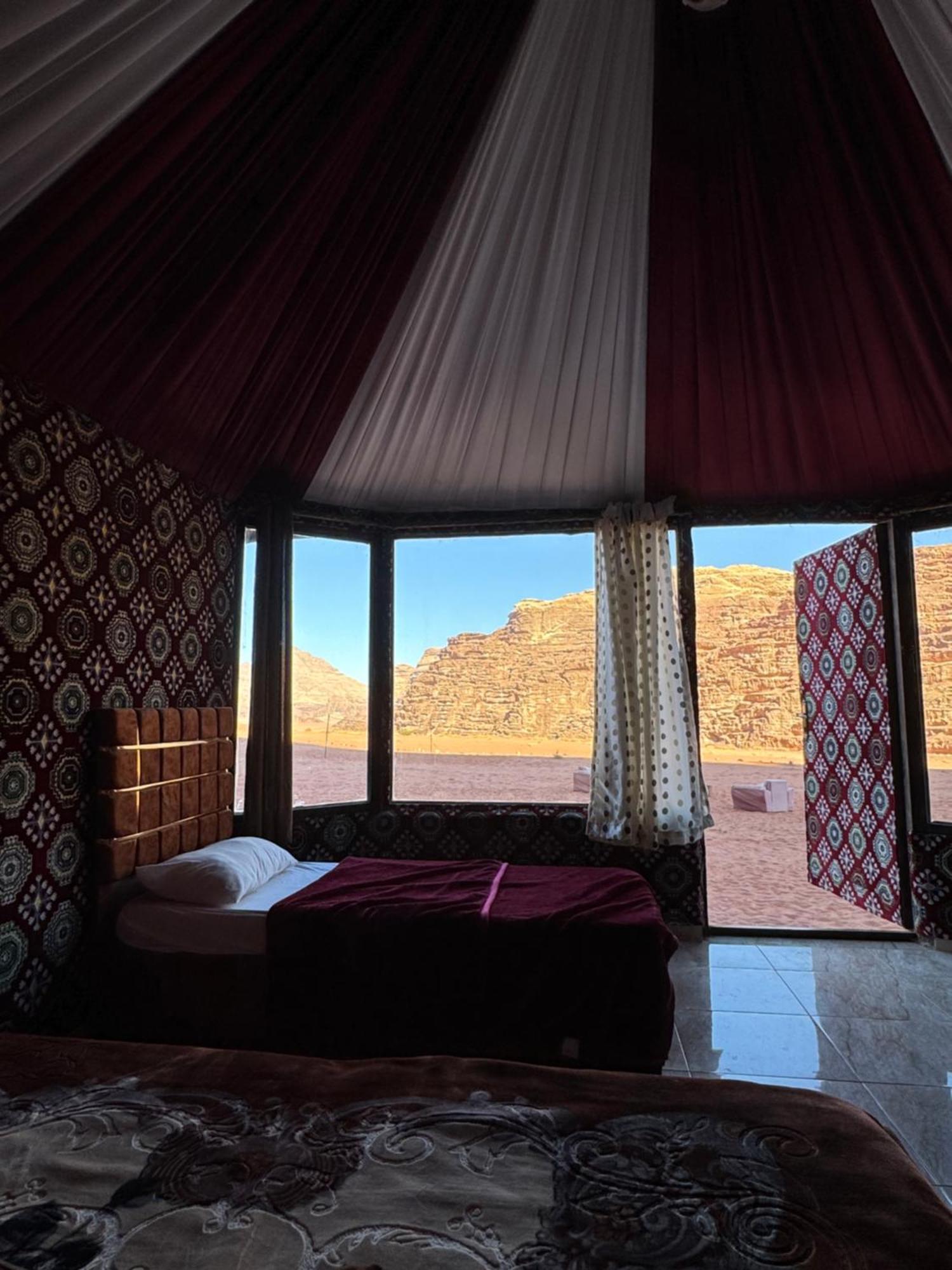 Wadi Rum Bubble Camp & Tour Exterior foto