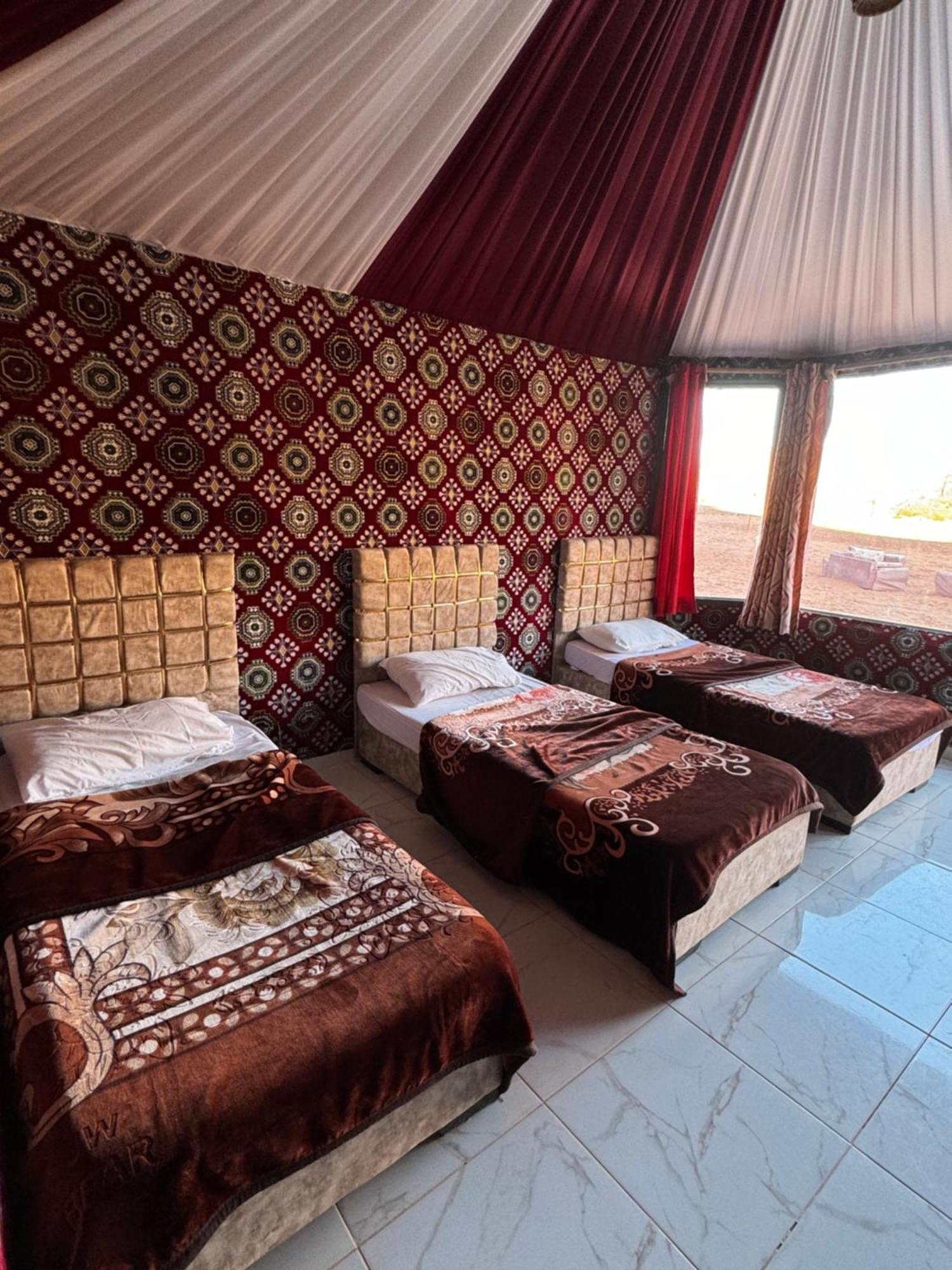 Wadi Rum Bubble Camp & Tour Exterior foto